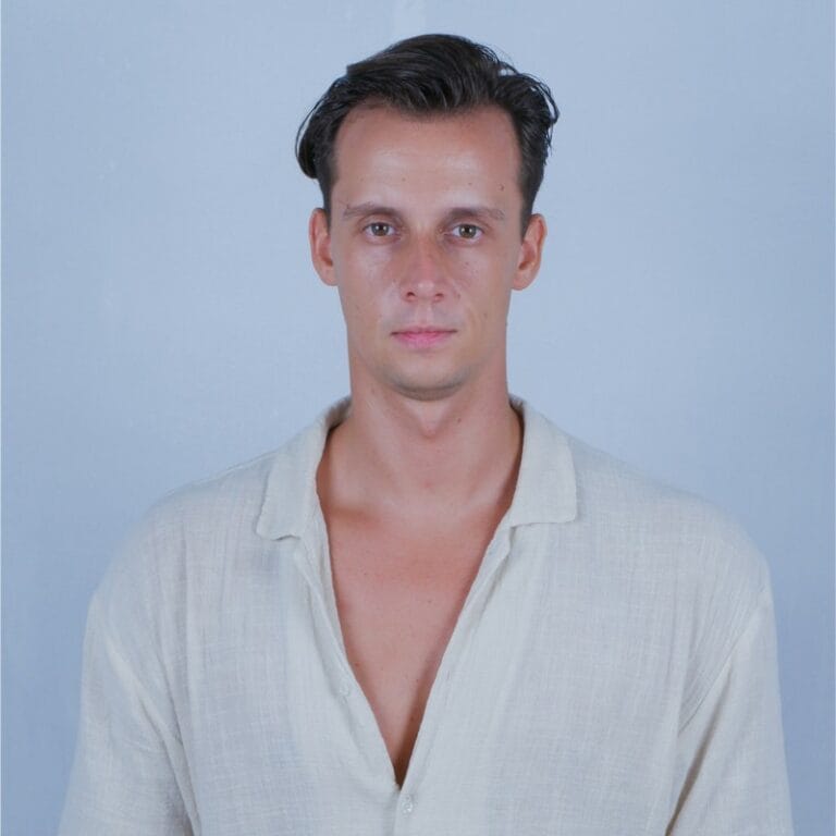 About 2 Robbin Schuchmann